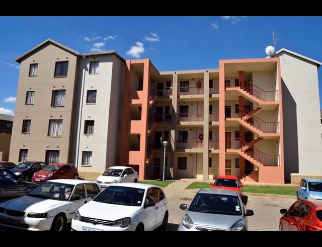 3 BEDROOM APARTMENT FOR SALE IN JABULANI